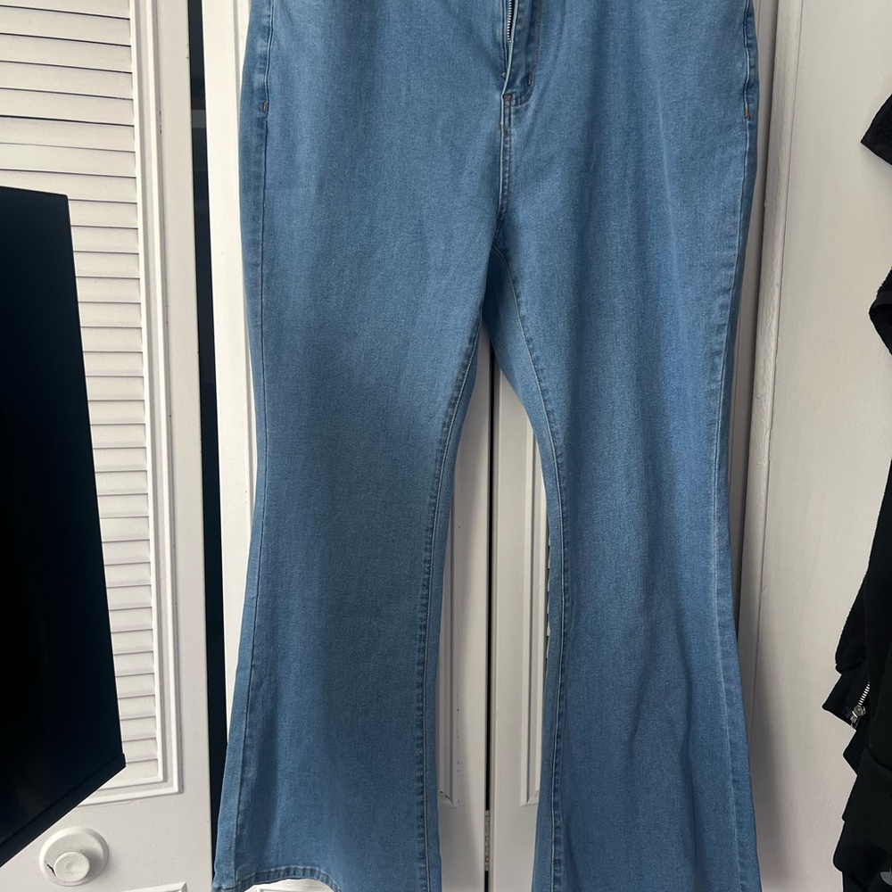 SHEIN Classic Blue Flare Jeans